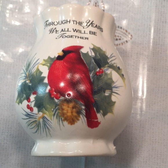 Vintage Xmas -2 Salt shakers & 1 Pepper - Picture 5 of 7